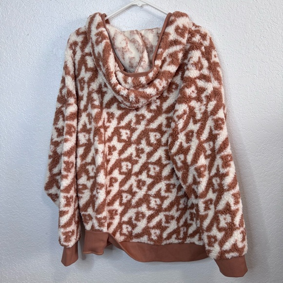 PINK | Logo Sherpa Vneck pullover - Picture 3 of 3